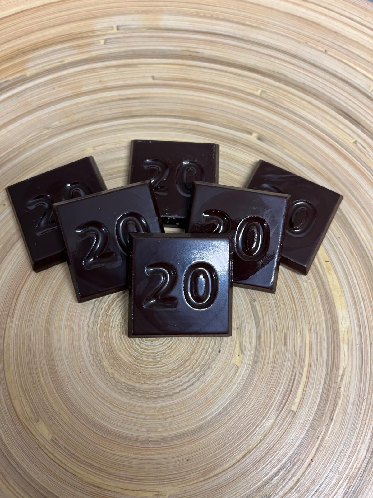20 jaar / cijfer chocolaatjes 32 stuks