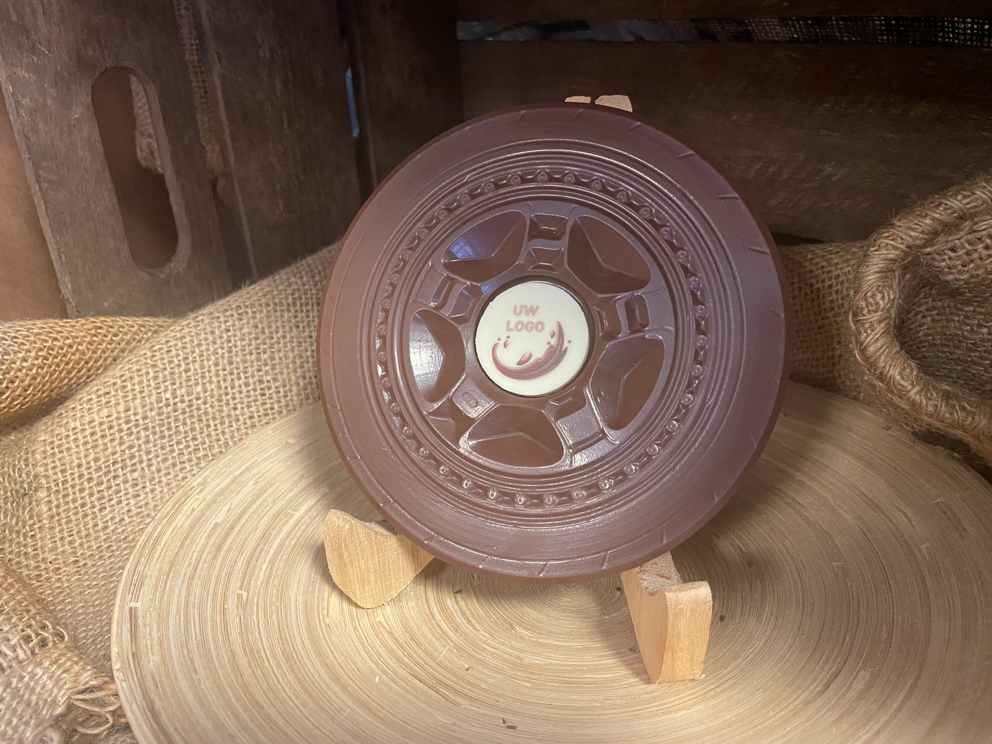 Autoband met velg van chocolade