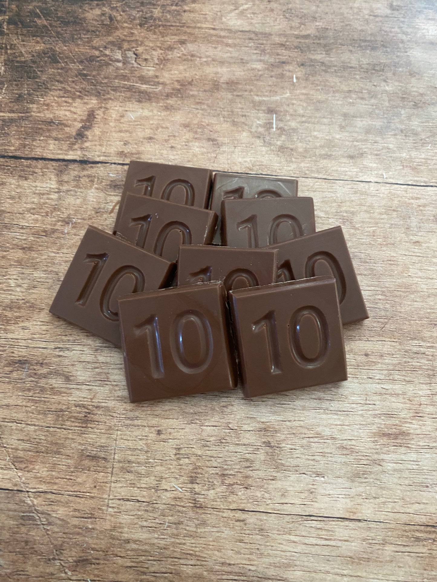10 jaar / cijfer chocolaatjes 32 stuks