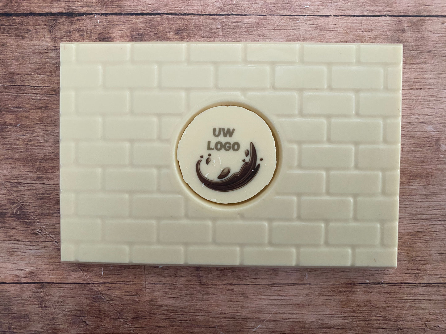 Chocolade stenen muur met logo