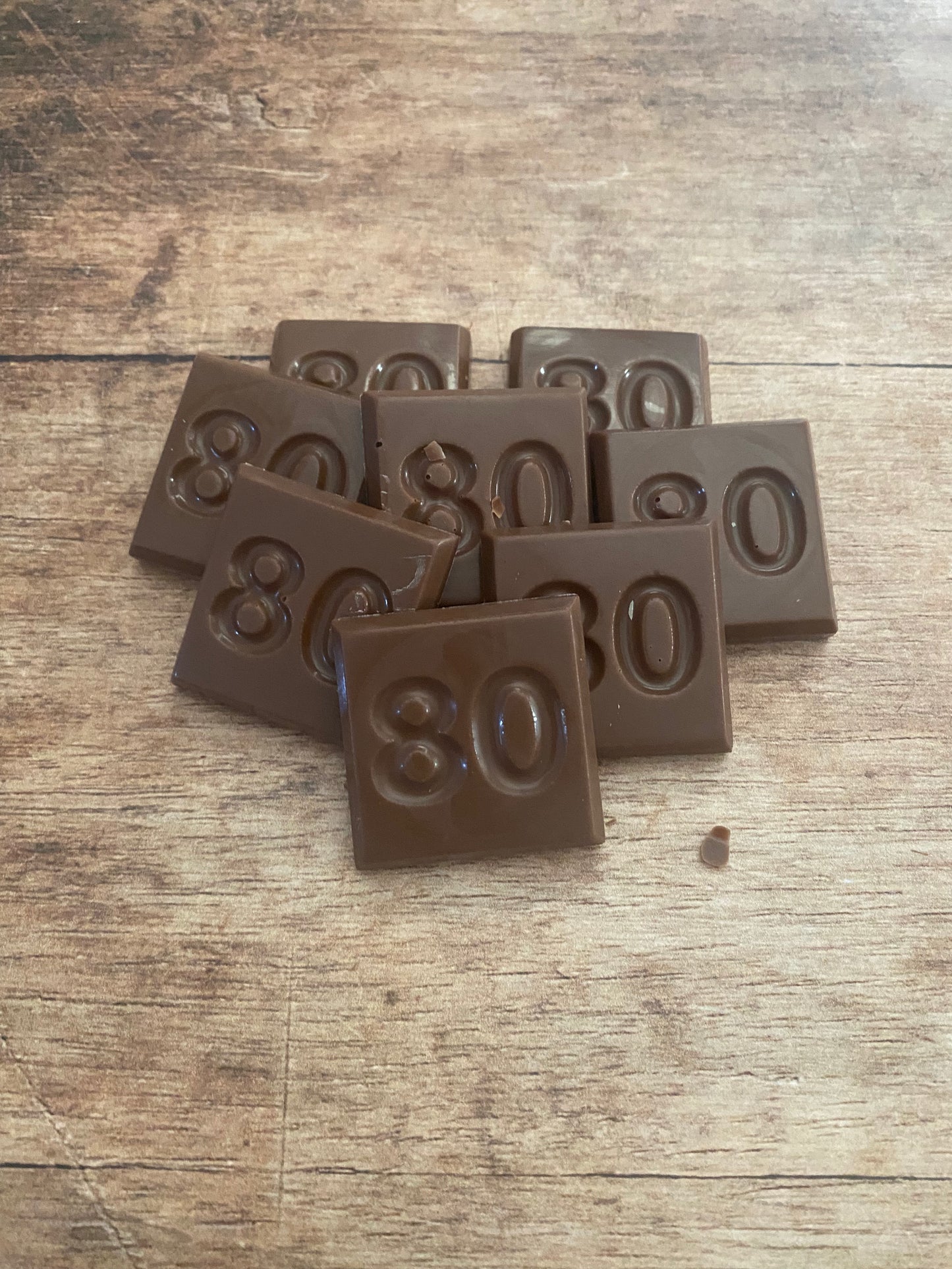 80 jaar / cijfer chocolaatjes 32 stuks