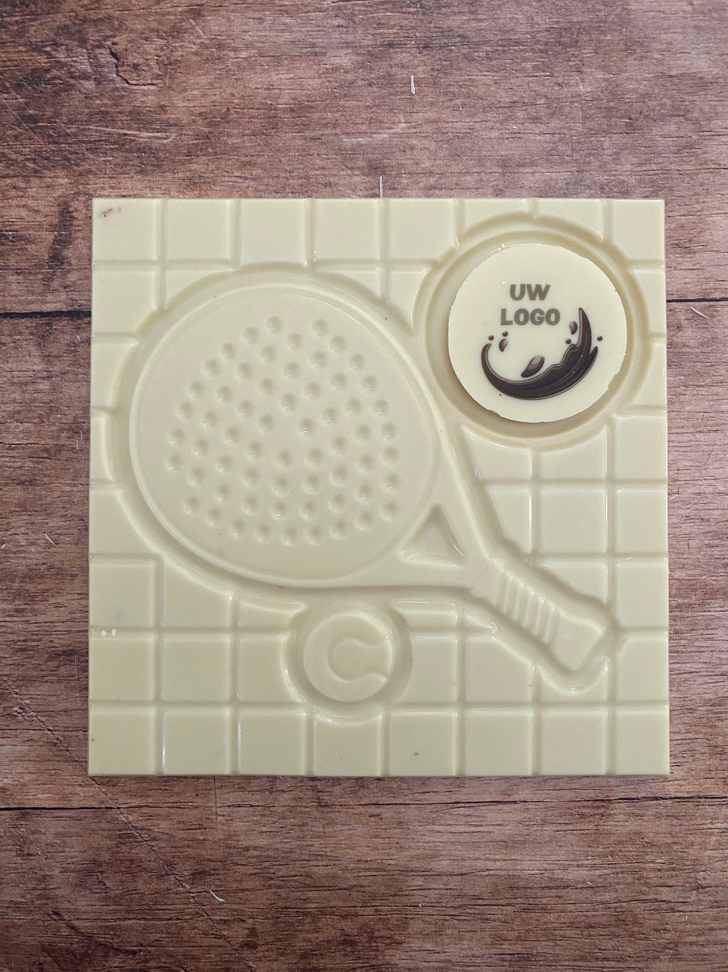 Padel racket van chocolade